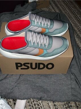 Psudo Men's slip on, lace free mule sneakers - size 13